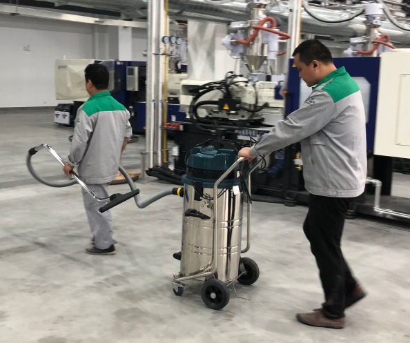 干濕兩用吸塵器使用注意事項(xiàng)