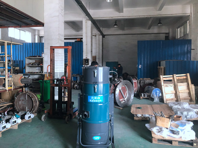 該怎樣區(qū)分工業(yè)吸塵器和商業(yè)吸塵器呢?