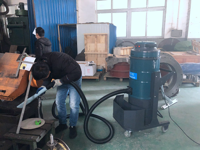 工業(yè)吸塵器使用中常見問題及處理方法