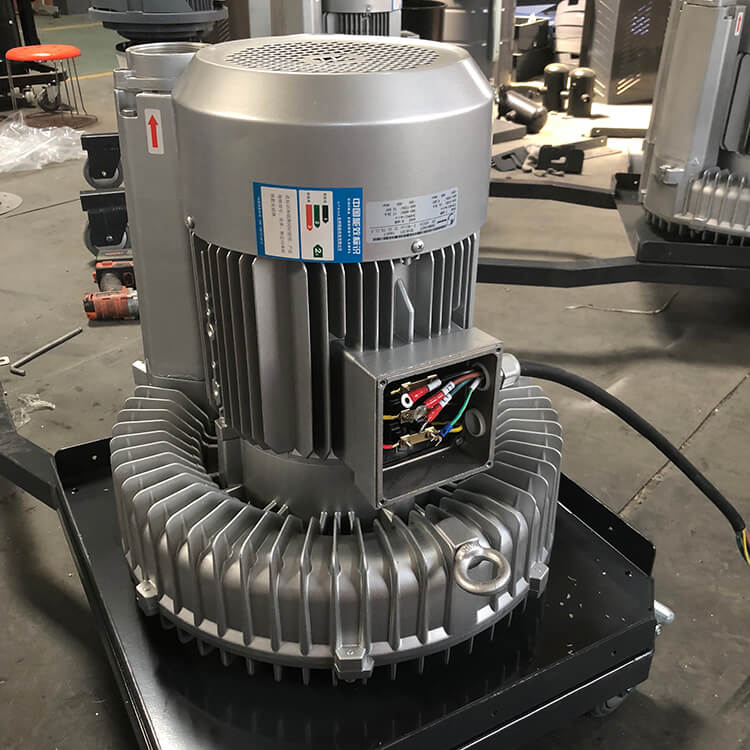 克萊森工業(yè)吸塵器采用純銅絲馬達(dá)