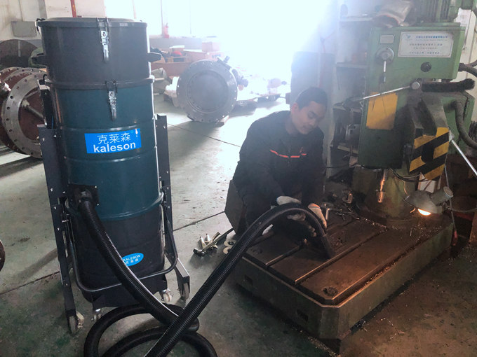 不同行業(yè)對(duì)工業(yè)吸塵設(shè)備的功能性要求也不相同 不同行業(yè)對(duì)工業(yè)吸塵設(shè)備的功能性要求也不相同