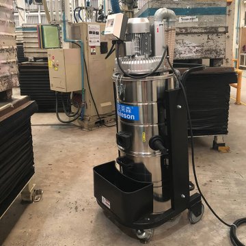 不同行業(yè)對工業(yè)吸塵設(shè)備的功能性要求也不相同